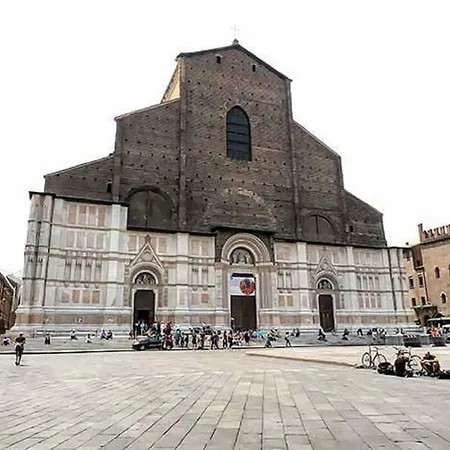 Light & Colours Apartman Bologna